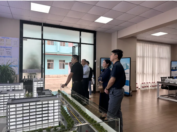 惠州产业孵化协会创始会长黄文辉到访东科智汇创新园，共探产业载体新发展