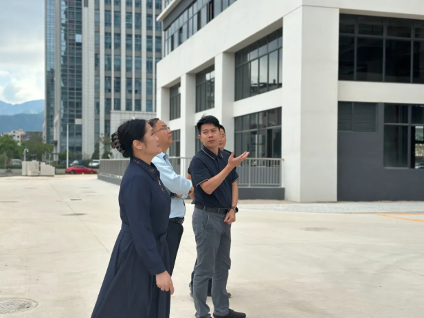 惠州产业孵化协会创始会长黄文辉到访东科智汇创新园，共探产业载体新发展