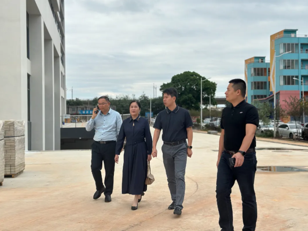 惠州产业孵化协会创始会长黄文辉到访东科智汇创新园，共探产业载体新发展