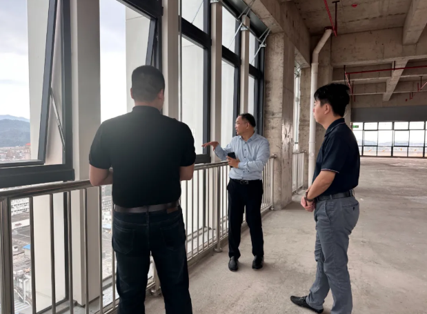 惠州产业孵化协会创始会长黄文辉到访东科智汇创新园，共探产业载体新发展